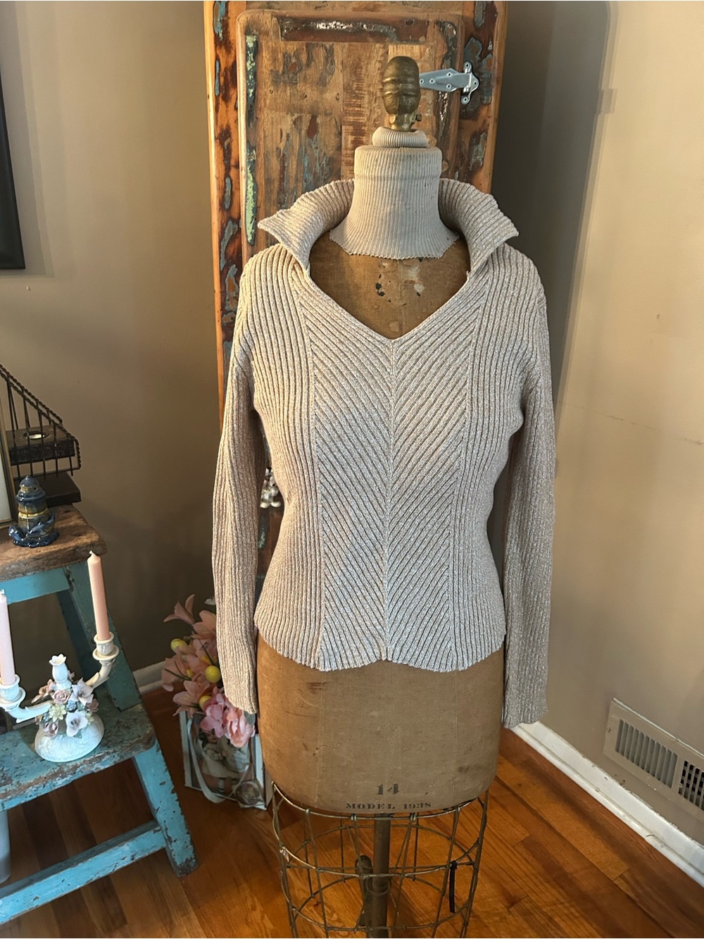 Liz Claiborne Cream Ribbed V‑Neck Fold‑Over Turtleneck Sweater | Size Medium